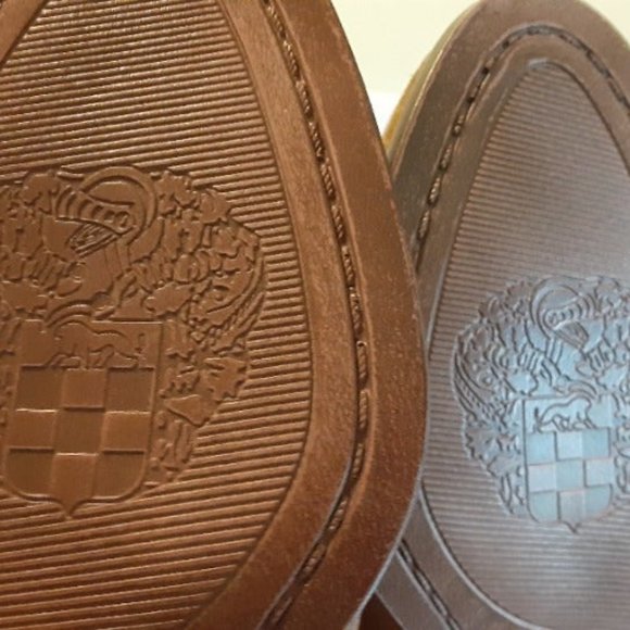 Vince Camuto distressed leather booties /rivets - Picture 6 of 10